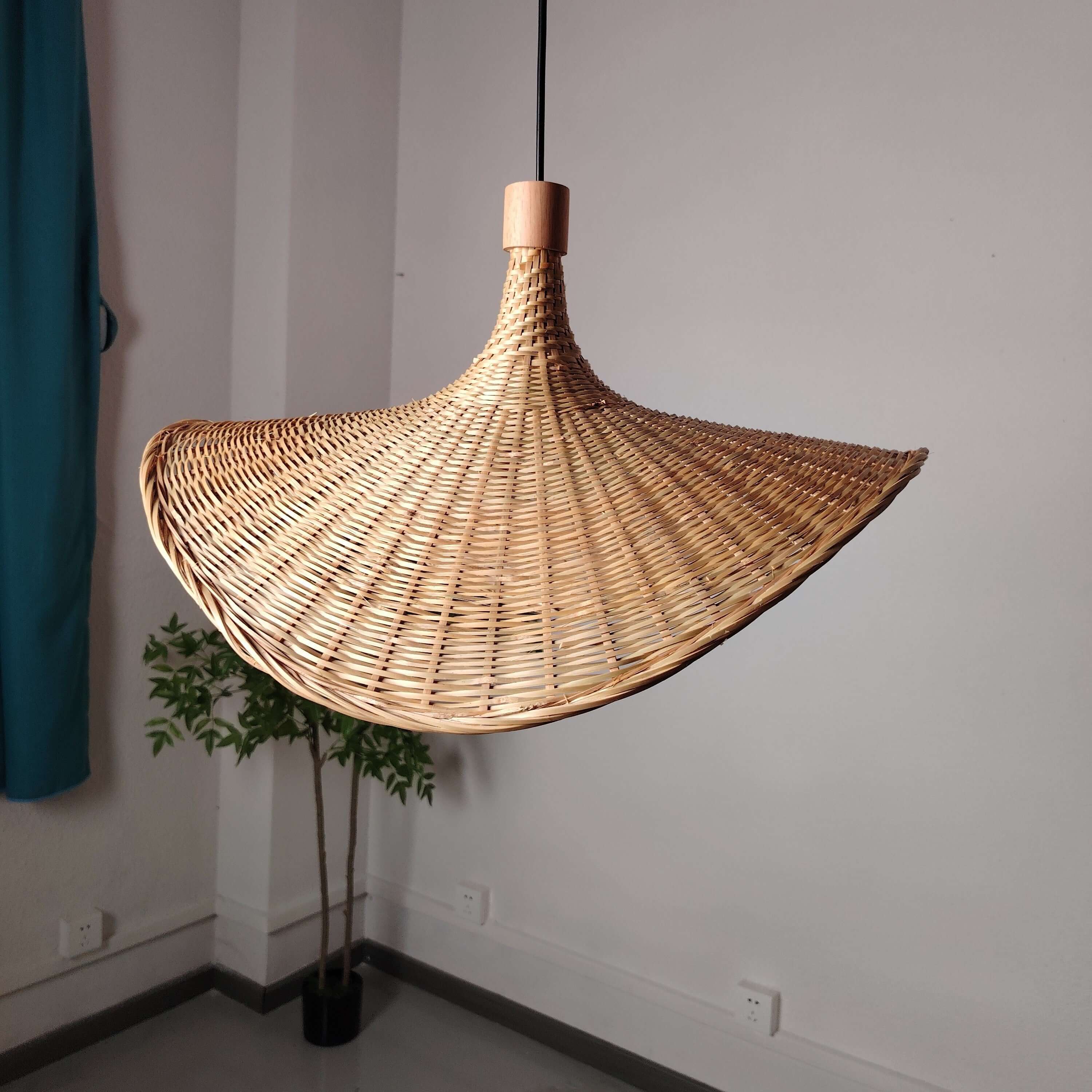 Chic Bamboo Pendant Lamp Shade - Handcrafted Natural Lighting